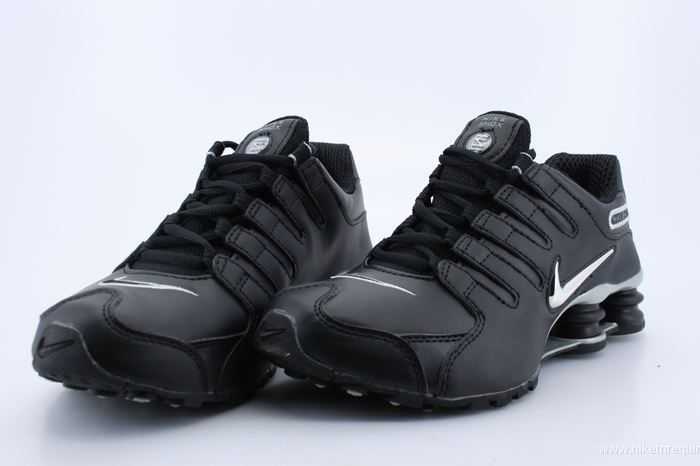 argentee et noire Nike Shox NZ populaires (2)